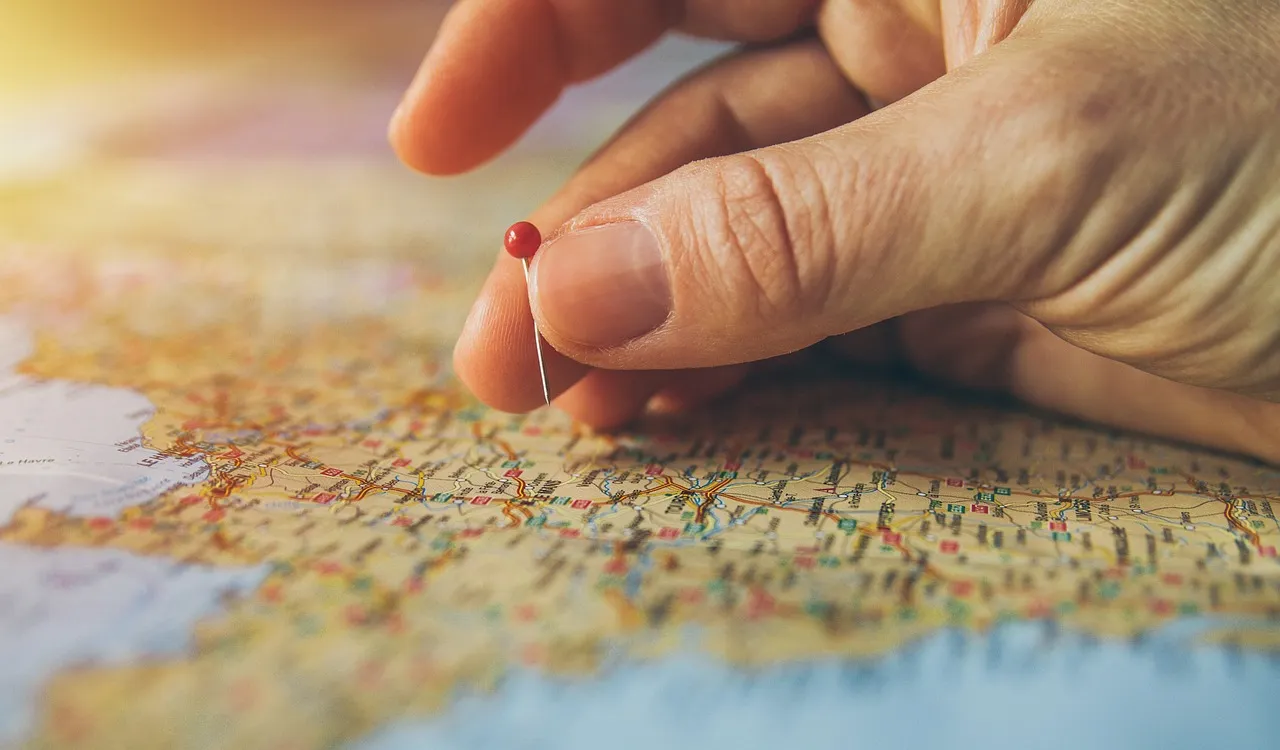 inzhiniring-sistem-intellektualnogo-planirovaniya-marshrutov-i-ekskursiy-personalizaciya-i-optimizacii-turisticheskogo-opyta
